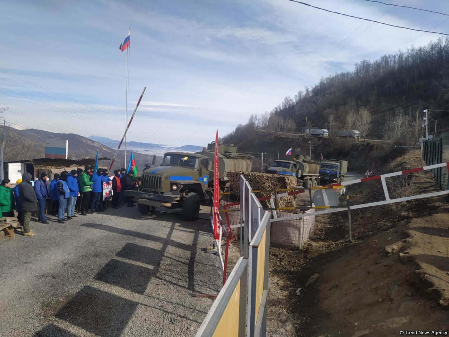 Convoy of Russian peacekeepers moves freely along Azerbaijan's Lachin-Khankendi road (PHOTO)