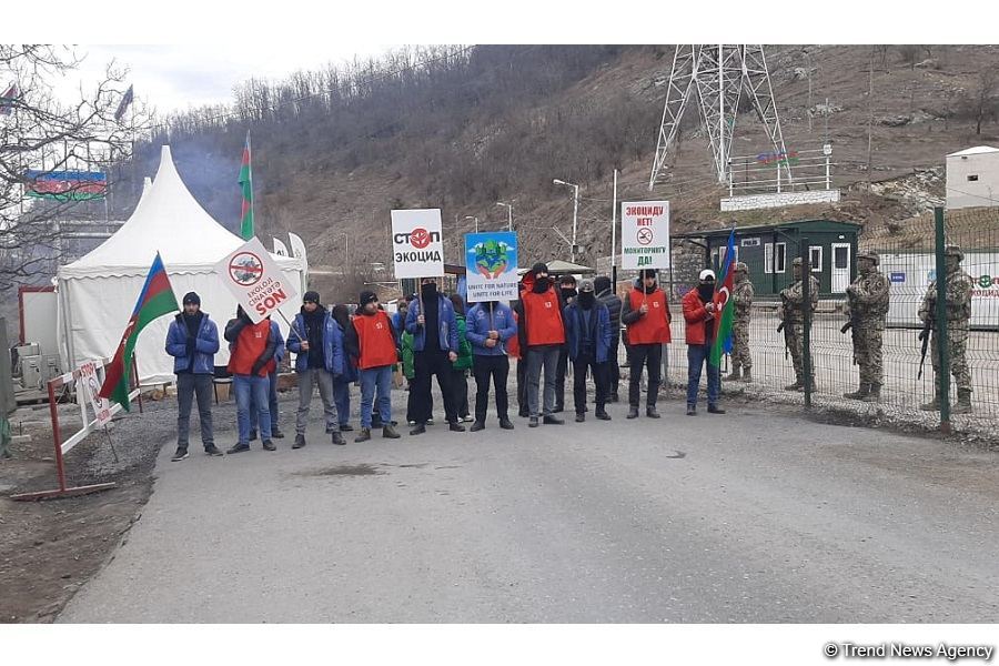 Azerbaijani eco-activists continue peaceful protest on Lachin-Khankendi road (PHOTO)