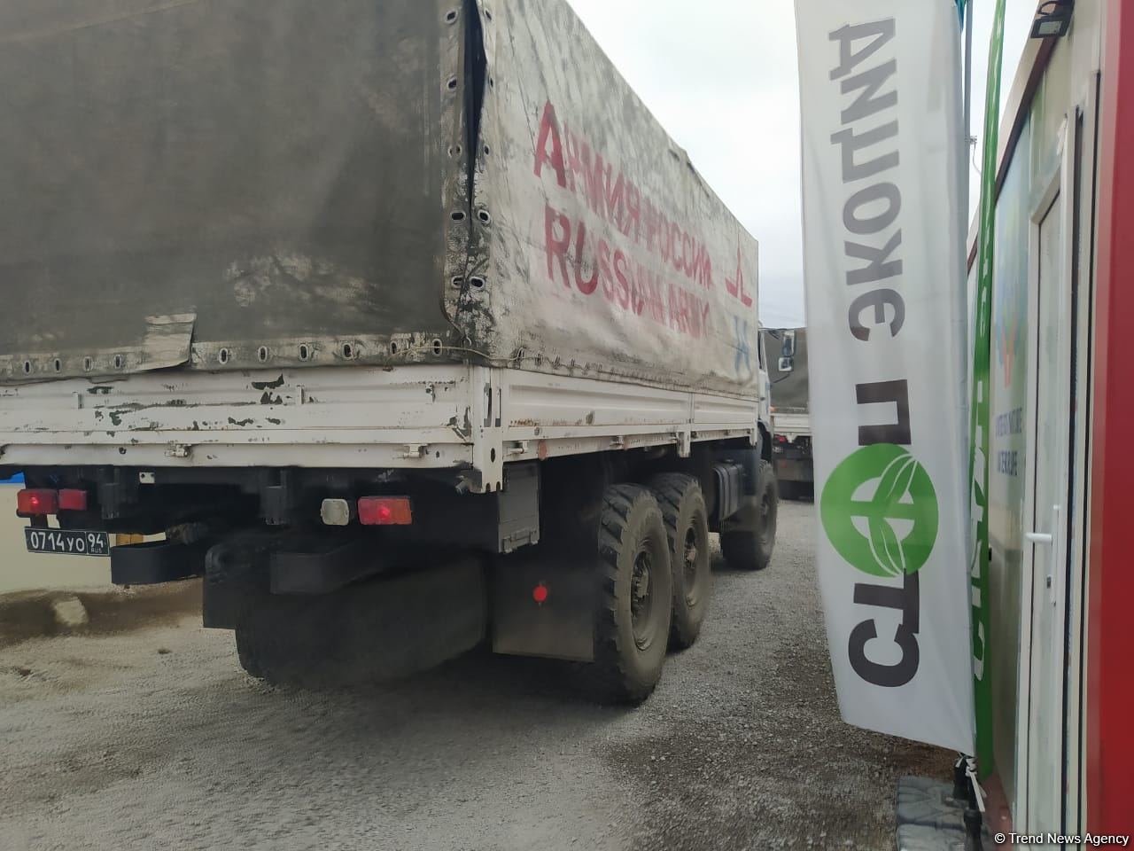Another convoy of Russian peacekeepers moves freely along Azerbaijan's Lachin-Khankendi road (PHOTO)