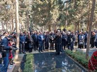 В Баку состоялось открытие надгробного памятника Рустаму Ибрагимбекову (ФОТО)