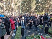 В Баку состоялось открытие надгробного памятника Рустаму Ибрагимбекову (ФОТО)