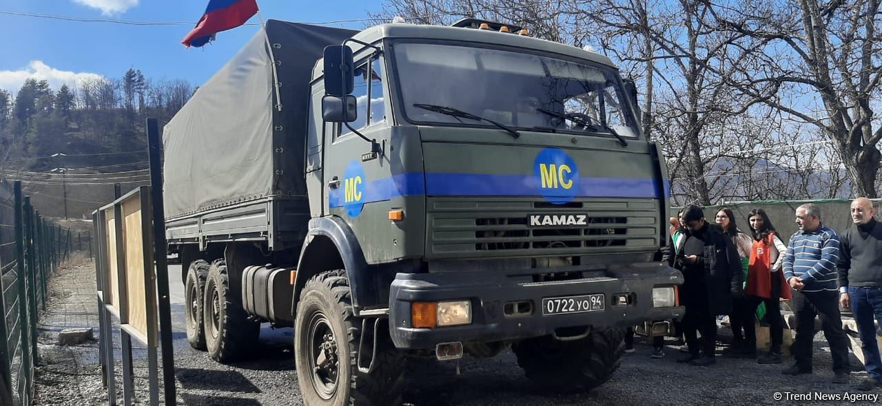 Convoy of Russian peacekeepers moves freely along Azerbaijan's Lachin-Khankendi road (PHOTO)