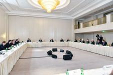 President Ilham Aliyev meets with heads of leading German companies (PHOTO)