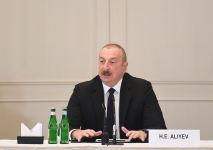 President Ilham Aliyev meets with heads of leading German companies (PHOTO)