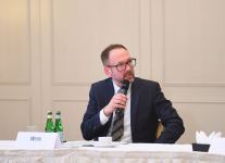 President Ilham Aliyev meets with heads of leading German companies (PHOTO)