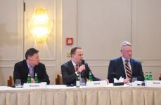 President Ilham Aliyev meets with heads of leading German companies (PHOTO)