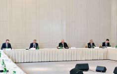 President Ilham Aliyev meets with heads of leading German companies (PHOTO)