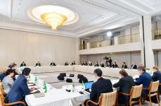 President Ilham Aliyev meets with heads of leading German companies (PHOTO)