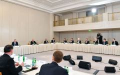 President Ilham Aliyev meets with heads of leading German companies (PHOTO)