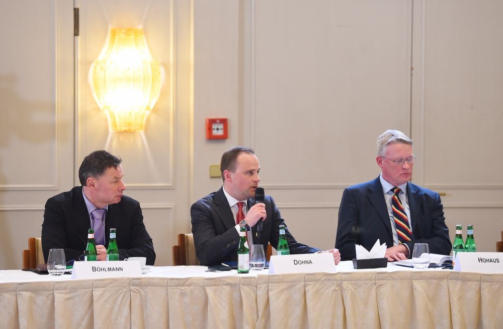 President Ilham Aliyev meets with heads of leading German companies (PHOTO)