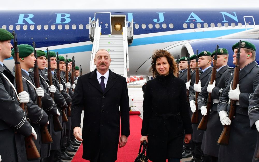 Президент Ильхам Алиев прибыл с рабочим визитом в Германию (ФОТО/ВИДЕО)