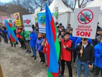 Peaceful protest of Azerbaijani eco-activists continues on Lachin-Khankendi road (PHOTO)