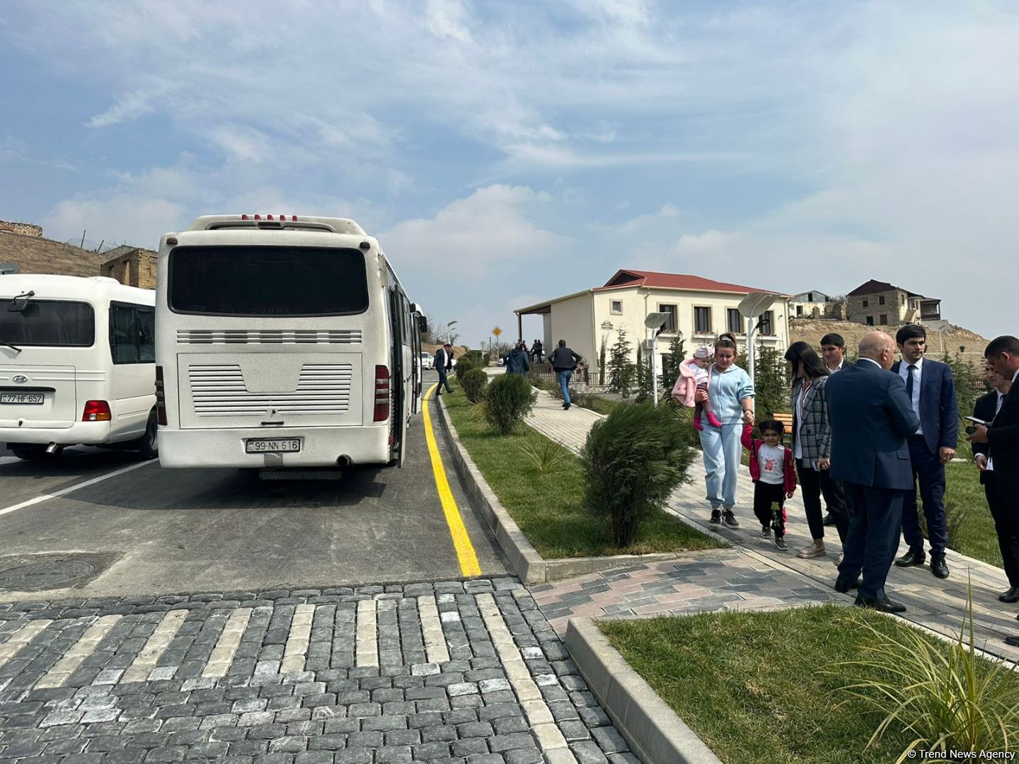 Azerbaijani resettles former IDPs to Talish village (PHOTO)