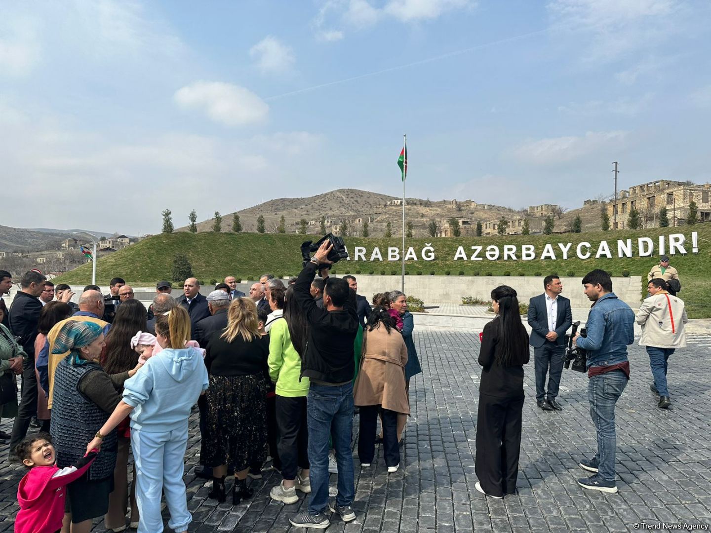 Azerbaijani resettles former IDPs to Talish village (PHOTO)