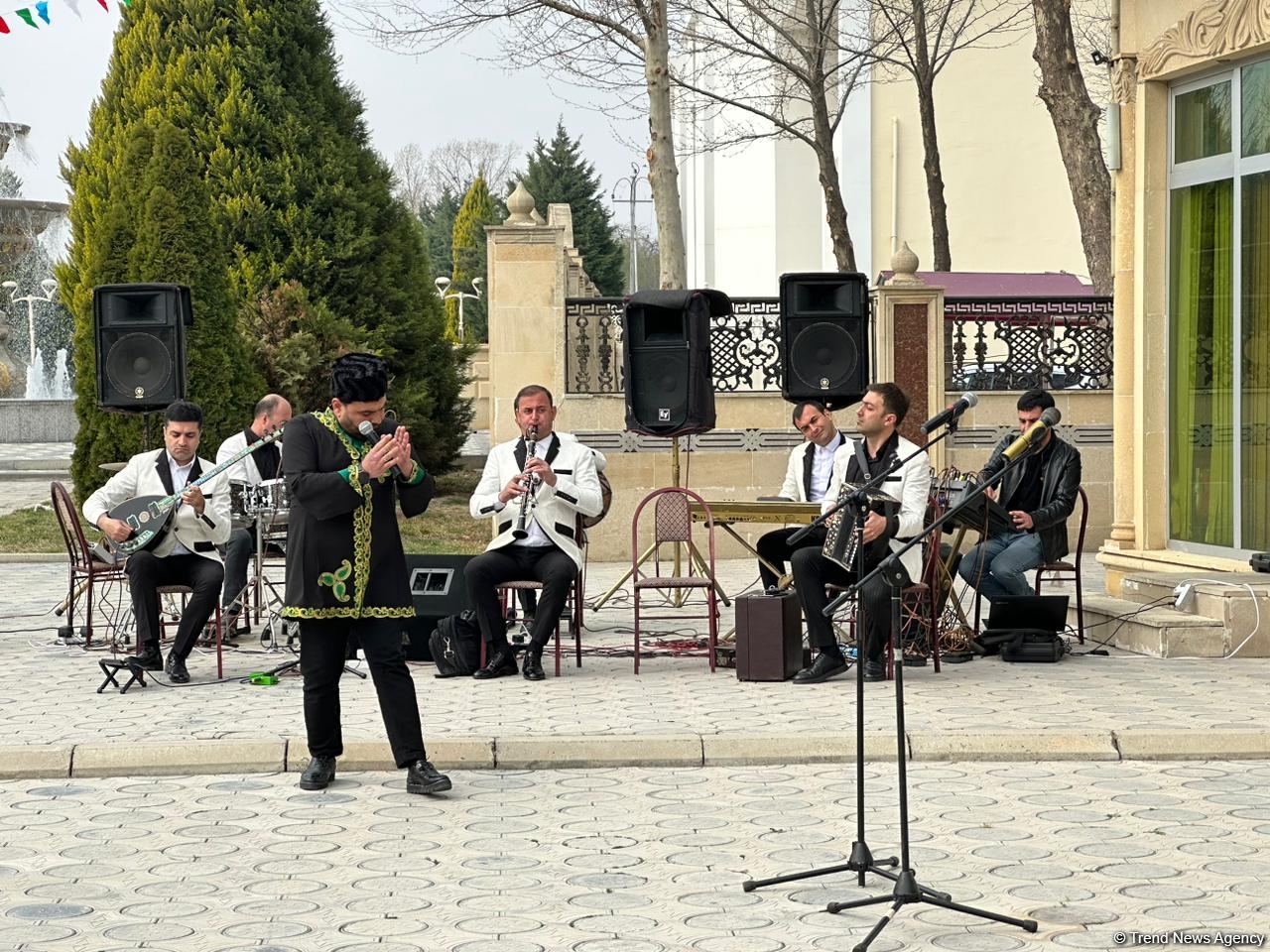Azerbaijani resettles former IDPs to Talish village (PHOTO)
