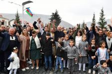 Искренняя встреча Президента Ильхама Алиева и Первой леди Мехрибан Алиевой с жителями села Талыш (ФОТО)