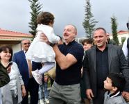 Искренняя встреча Президента Ильхама Алиева и Первой леди Мехрибан Алиевой с жителями села Талыш (ФОТО)