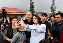 Президент Ильхам Алиев и Первая леди Мехрибан Алиева встретились и побеседовали с жителями села Талыш (ФОТО)