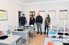 Президент Ильхам Алиев и Первая леди Мехрибан Алиева ознакомились с условиями, созданными в полной средней школе поселка Суговушан (ФОТО/ВИДЕО)