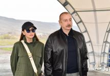 Президент Азербайджанской Республики Ильхам Алиев и Первая леди Мехрибан Алиева приняли участие в церемонии закладки фундамента жилого квартала в поселке Суговушан (ФОТО/ВИДЕО)