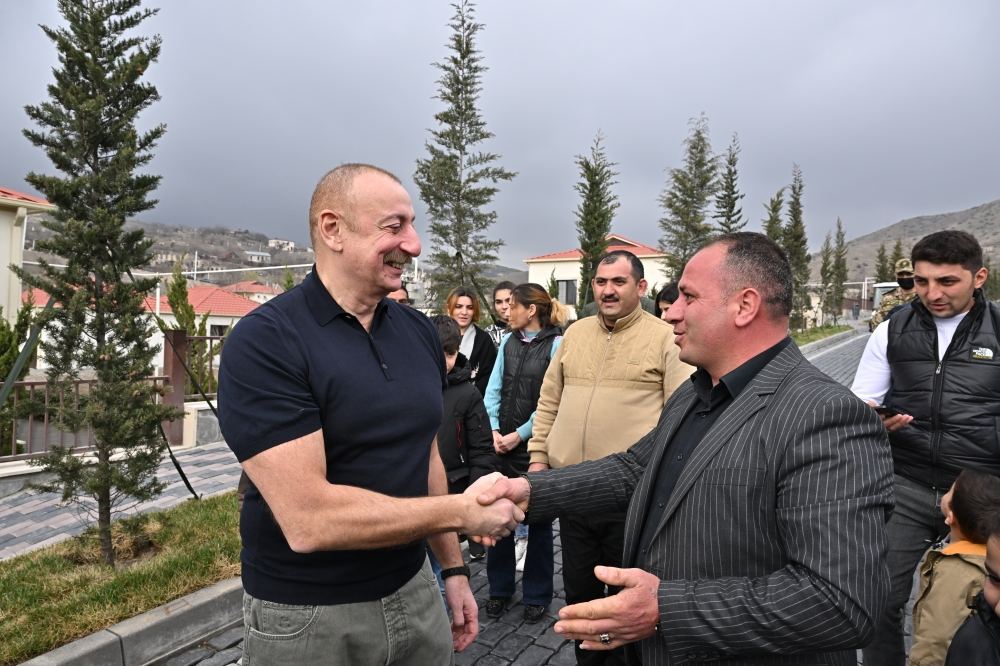 Искренняя встреча Президента Ильхама Алиева и Первой леди Мехрибан Алиевой с жителями села Талыш (ФОТО)