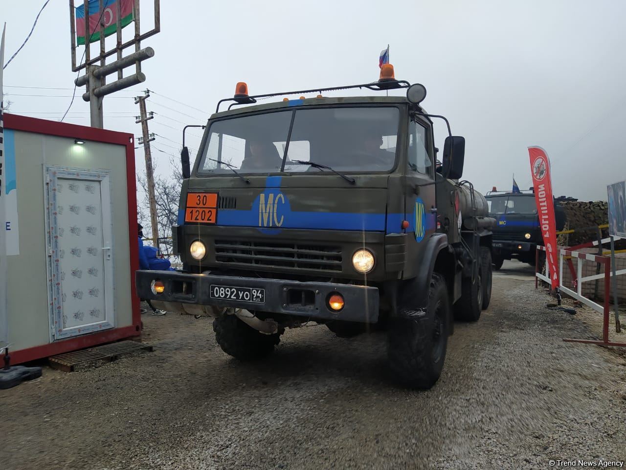 По Лачинской дороге беспрепятственно проехала автоколонна миротворцев (ФОТО)