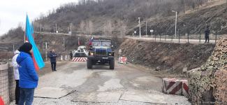 По Лачинской дороге беспрепятственно проехали три автомобиля миротворцев (ФОТО)