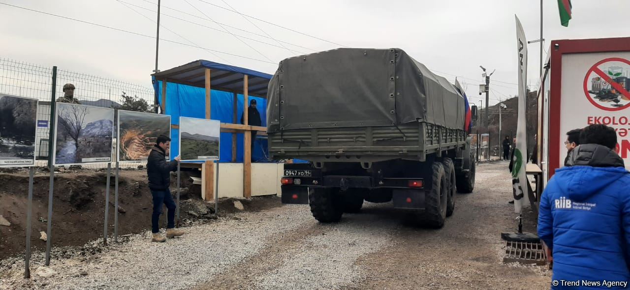 По Лачинской дороге проследовала автоколонна миротворцев