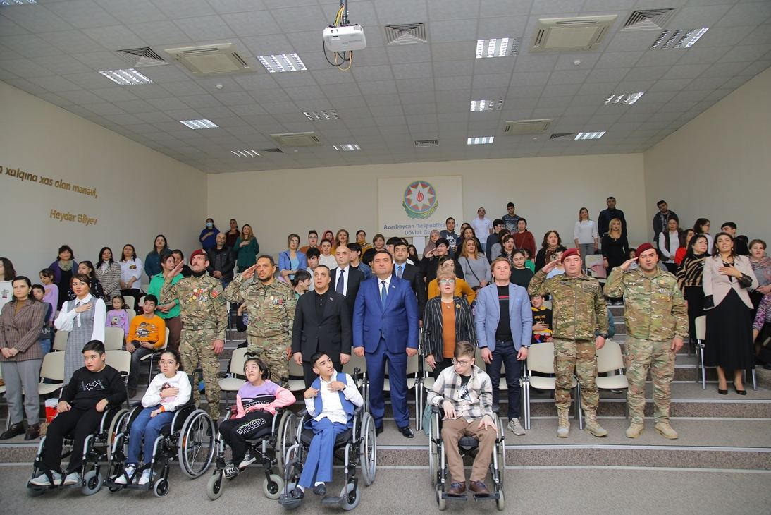 В Баку представлены итоги проекта "Özümüzü kəşf edək" с участием ветеранов Карабахской войны (ФОТО)