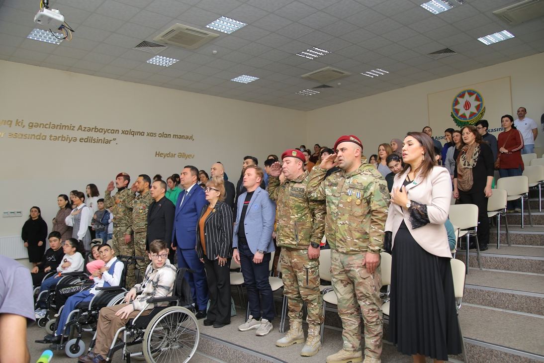 В Баку представлены итоги проекта "Özümüzü kəşf edək" с участием ветеранов Карабахской войны (ФОТО)