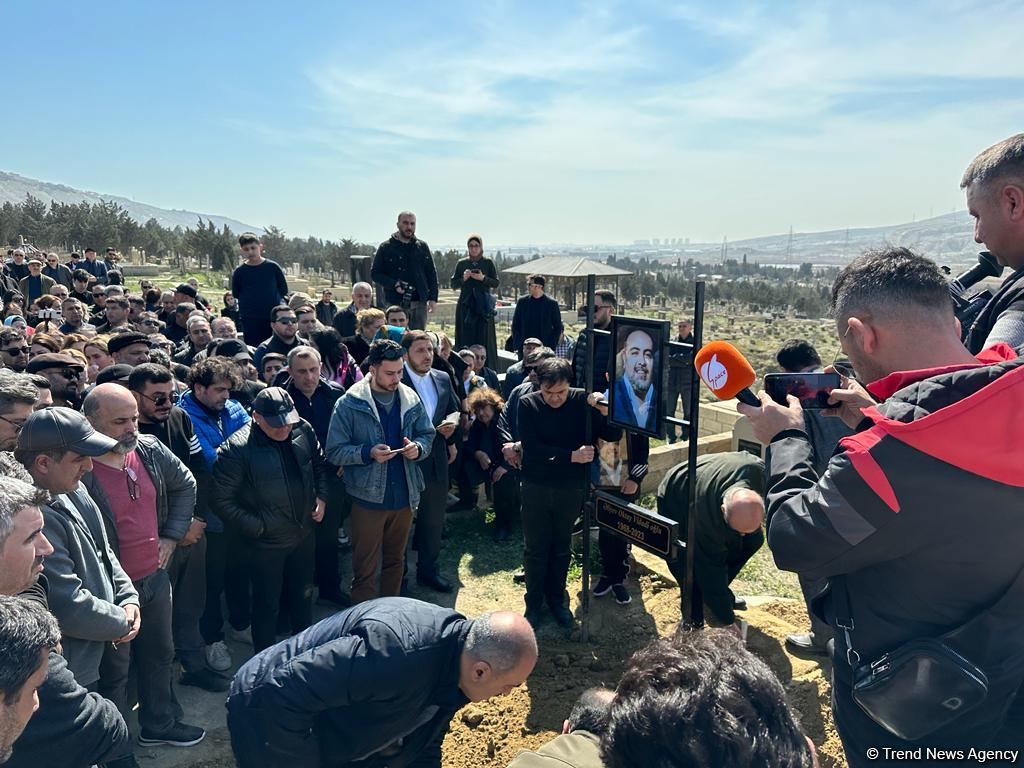 В Баку проходят похороны погибшего в ДТП Огтая Алиева (ФОТО)