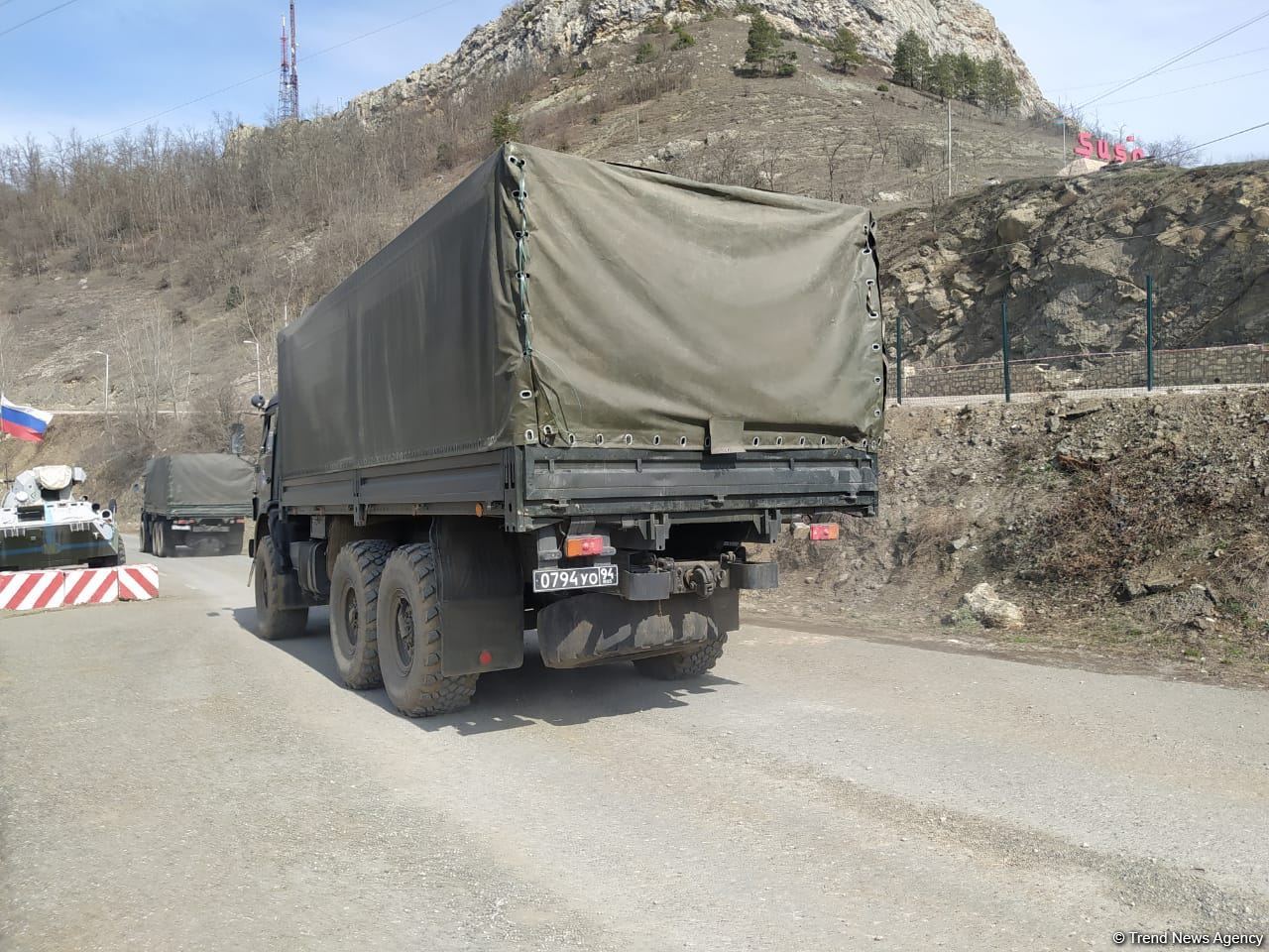 По Лачинской дороге беспрепятственно проехали 19 автомобилей миротворцев (ФОТО)