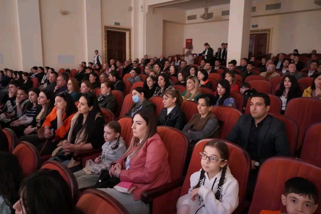 В Мингячевире появился Молла Насреддин с пятью женами (ФОТО)