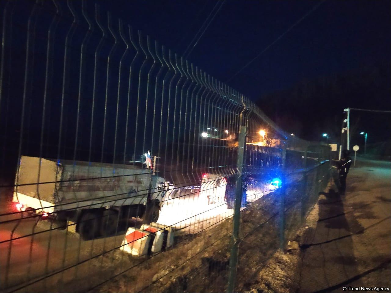 По Лачинской дороге беспрепятственно проехали три автомобиля миротворцев (ФОТО)