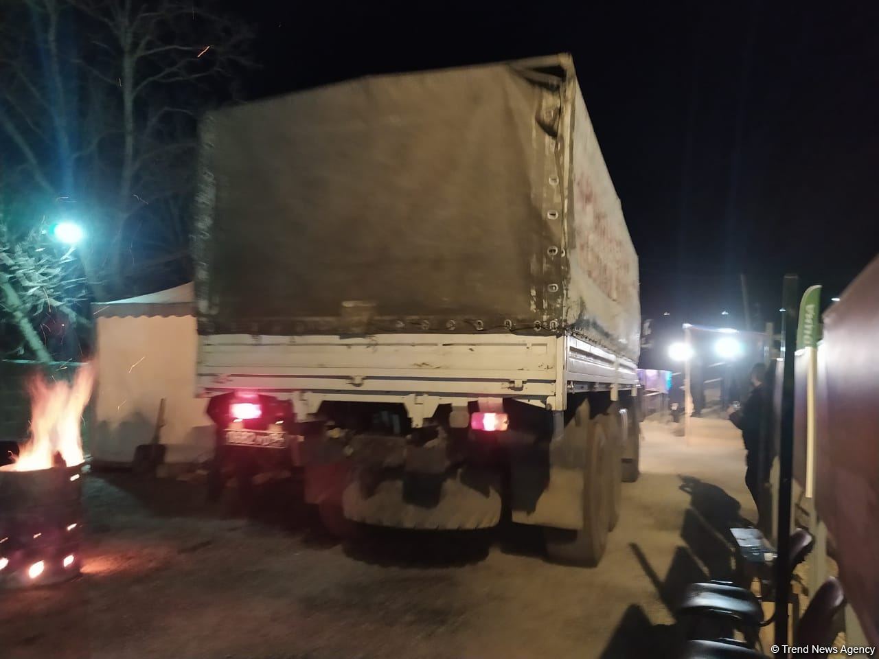 По Лачинской дороге беспрепятственно проехали три автомобиля миротворцев (ФОТО)