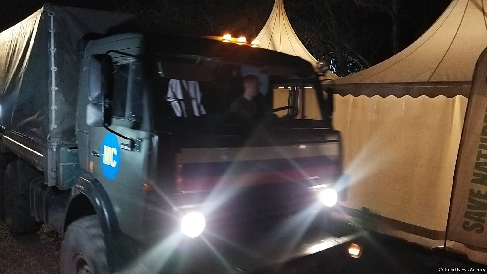 По Лачинской дороге беспрепятственно проехали 23 автомобиля миротворцев (ФОТО)