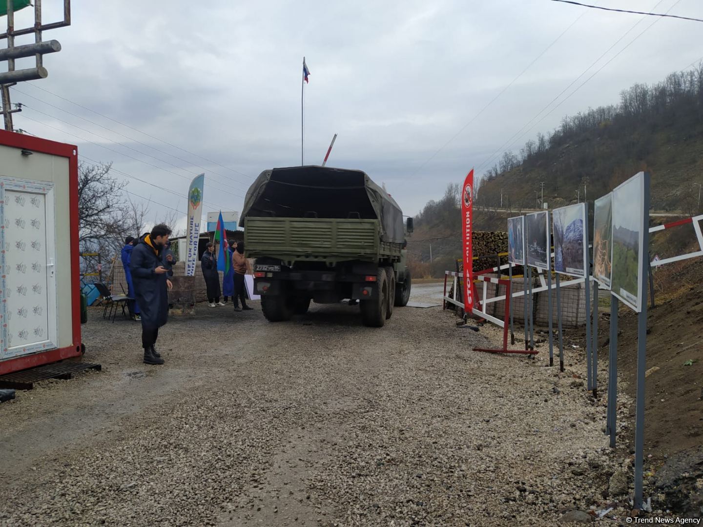 По Лачинской дороге беспрепятственно проехали 8 автомобилей РМК (ФОТО)