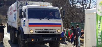 По Лачинской дороге беспрепятственно проехала очередная автоколонна миротворцев (ФОТО)