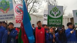 На Лачинской дороге оживление: активисты призывают мировую общественность отреагировать на экотеррор (ФОТО)