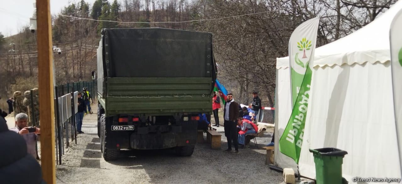 По Лачинской дороге проехала автоколонна из 25 транспортных средств РМК (ФОТО)