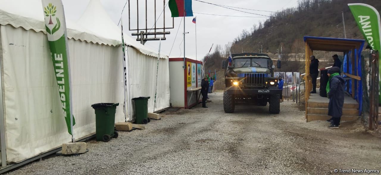 По Лачинской дороге беспрепятственно проехали два автомобиля РМК (ФОТО)