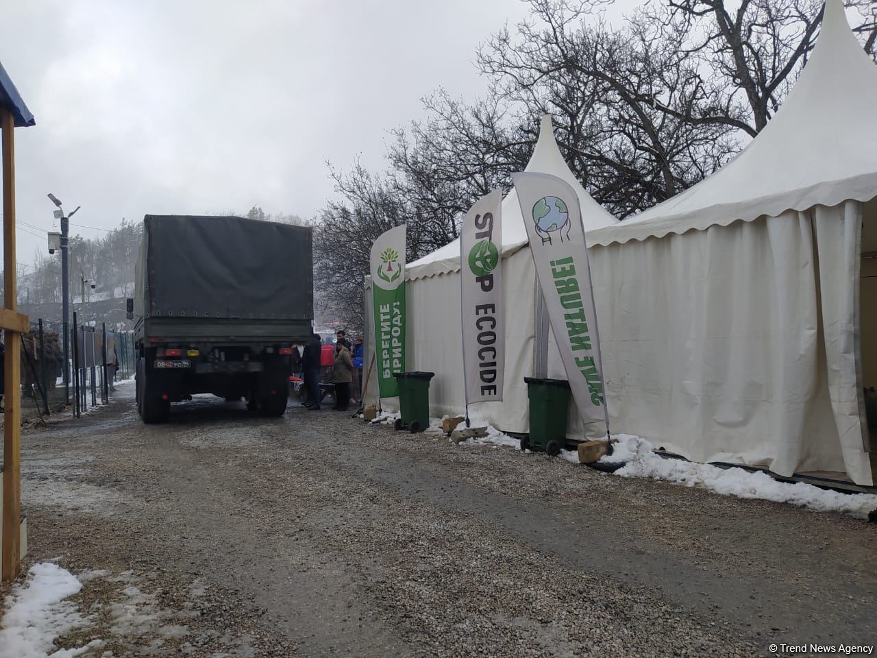 По Лачинской дороге беспрепятственно проехала очередная автоколонна РМК (ФОТО)