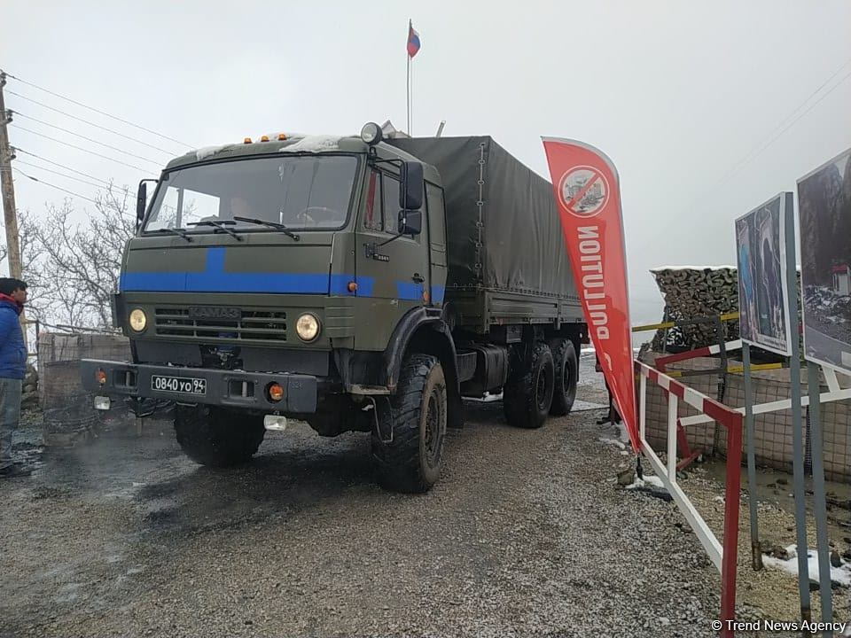 По Лачинской дороге беспрепятственно проехала очередная автоколонна РМК (ФОТО)