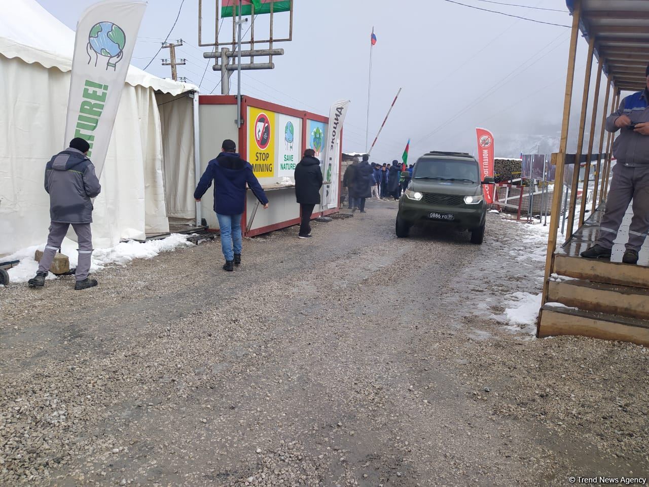 По Лачинской дороге беспрепятственно проехала очередная автоколонна РМК (ФОТО)