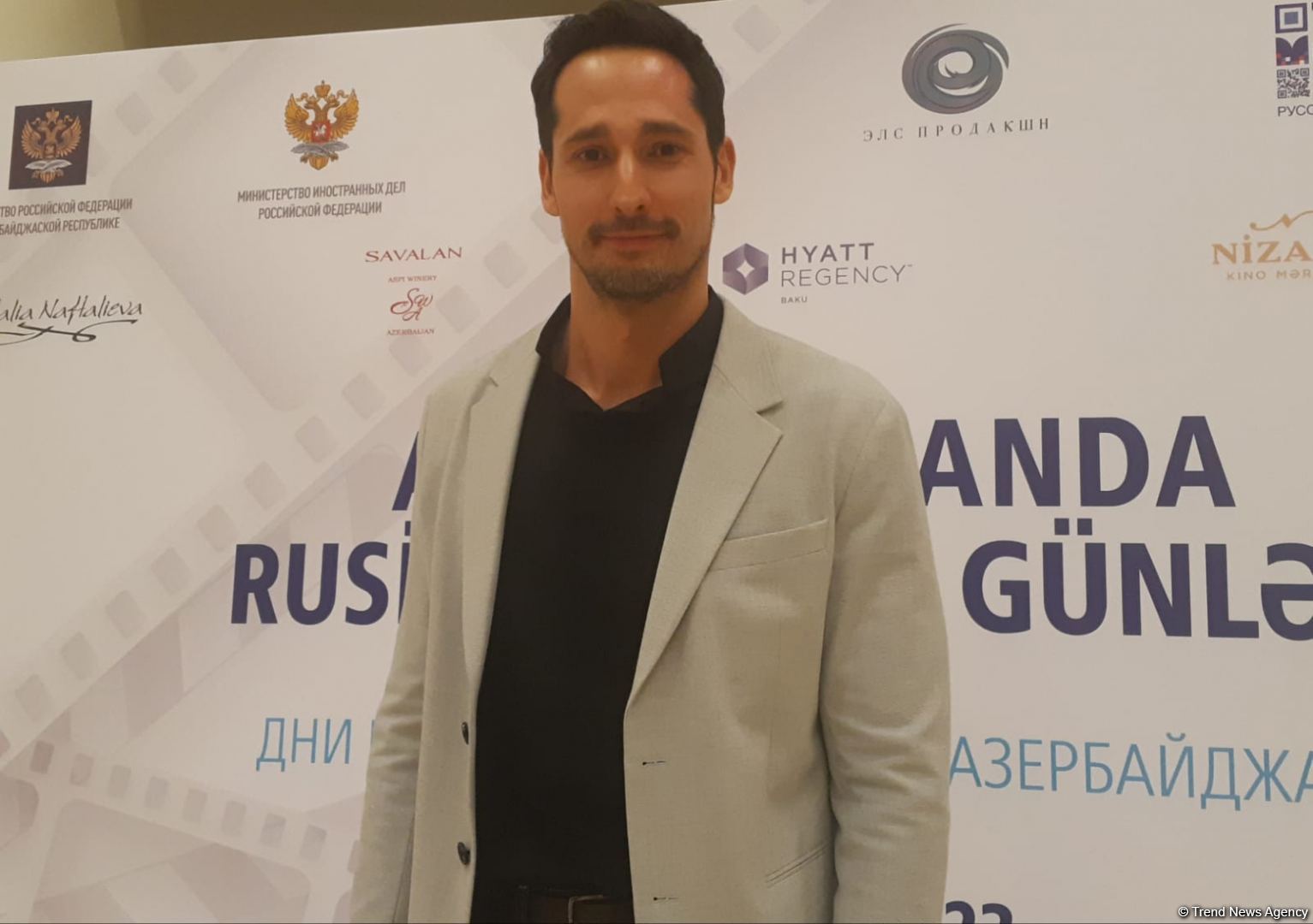 Атмосфера и энергия города нас поразили – российский актер Павел Крайнов о визите в Баку