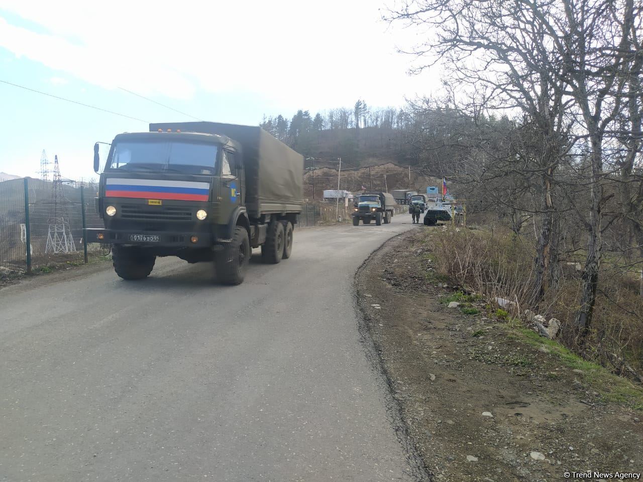 По Лачинской дороге беспрепятственно проехали 18 автомобилей миротворцев (ФОТО)