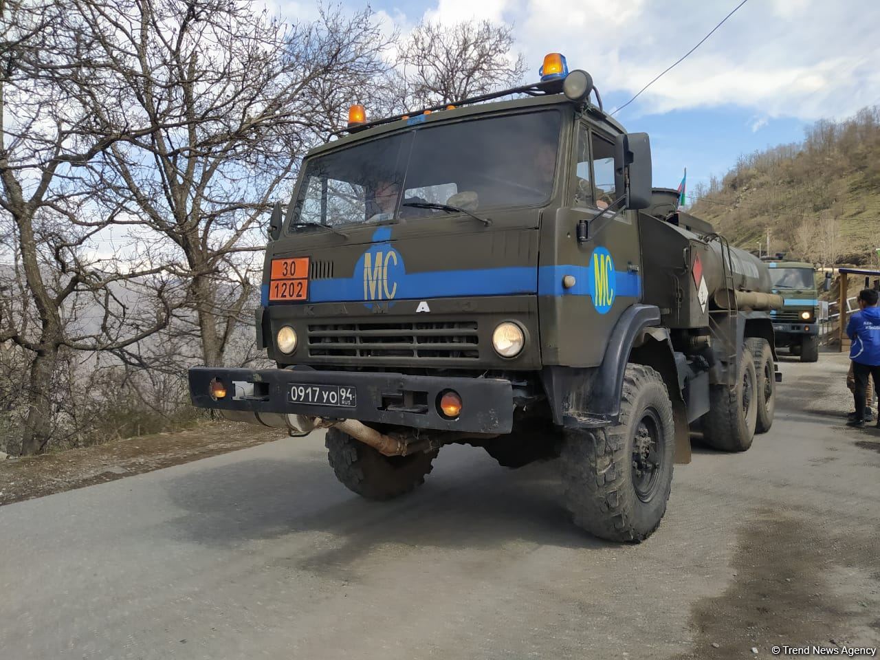 По Лачинской дороге беспрепятственно проехала автоколонна миротворцев (ФОТО)