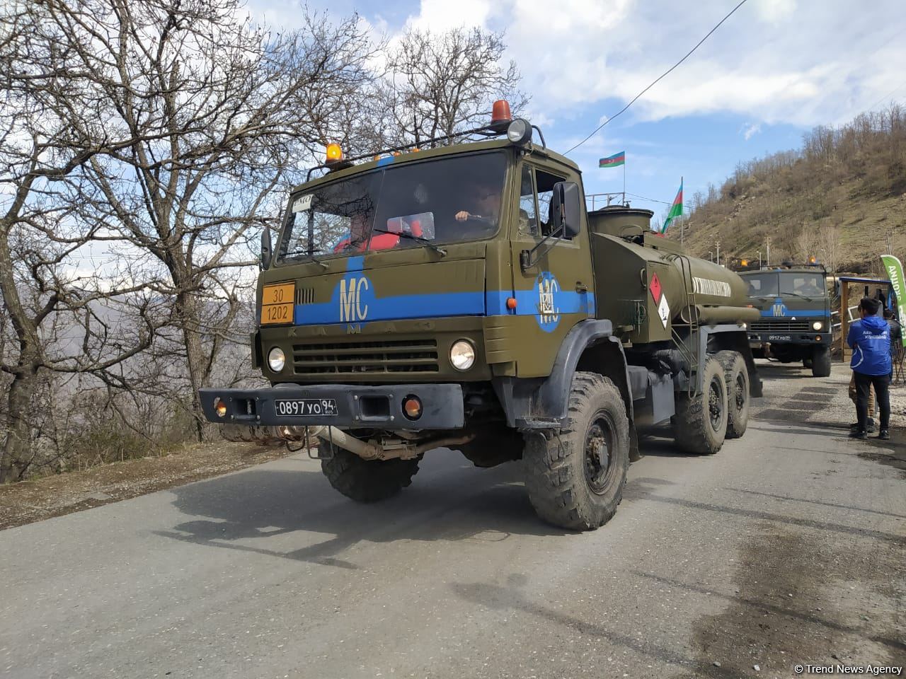 По Лачинской дороге беспрепятственно проехала автоколонна миротворцев (ФОТО)