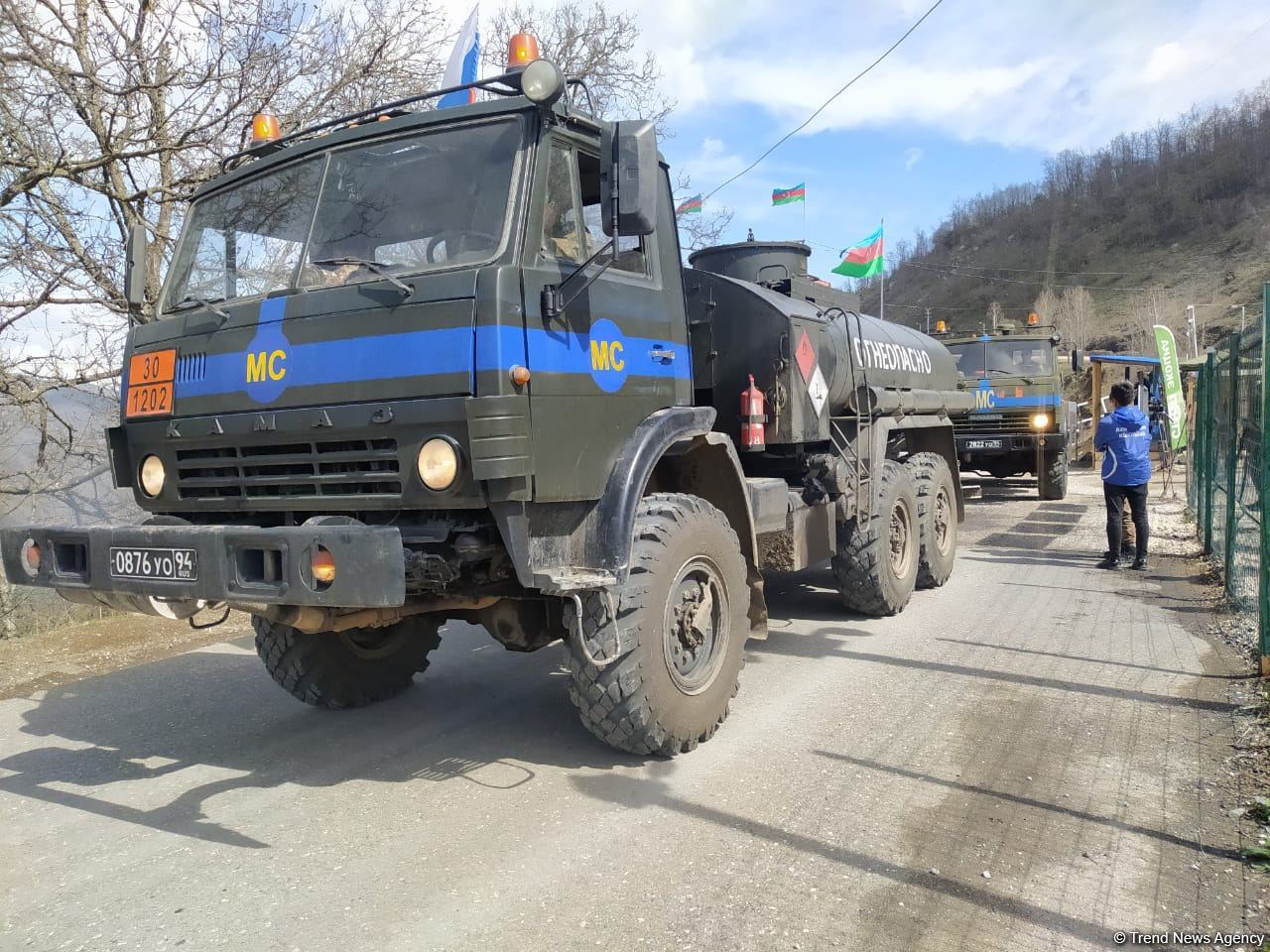 По Лачинской дороге беспрепятственно проехала автоколонна миротворцев (ФОТО)