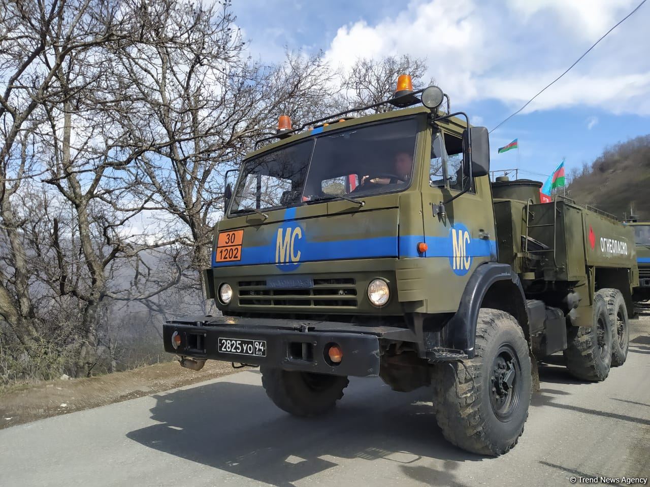По Лачинской дороге беспрепятственно проехала автоколонна миротворцев (ФОТО)